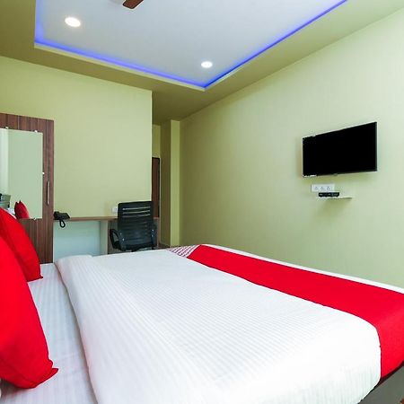Oyo 27902 Center Point The Hotel Visakhapatnam Dış mekan fotoğraf