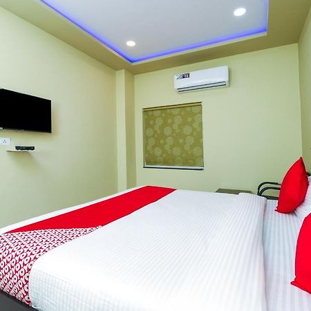 Oyo 27902 Center Point The Hotel Visakhapatnam Dış mekan fotoğraf