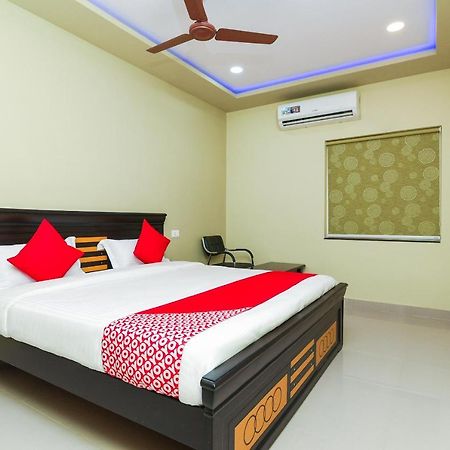 Oyo 27902 Center Point The Hotel Visakhapatnam Dış mekan fotoğraf