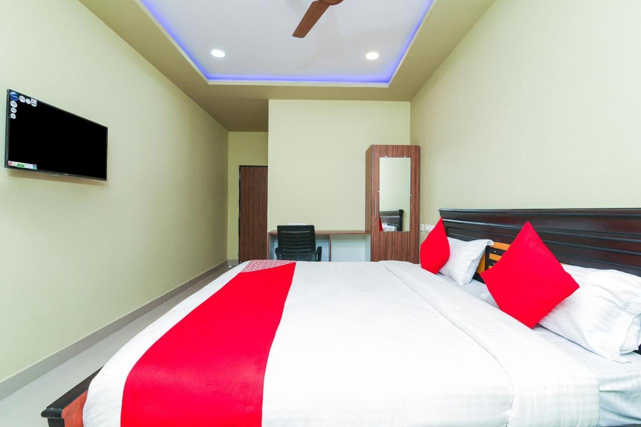 Oyo 27902 Center Point The Hotel Visakhapatnam Dış mekan fotoğraf